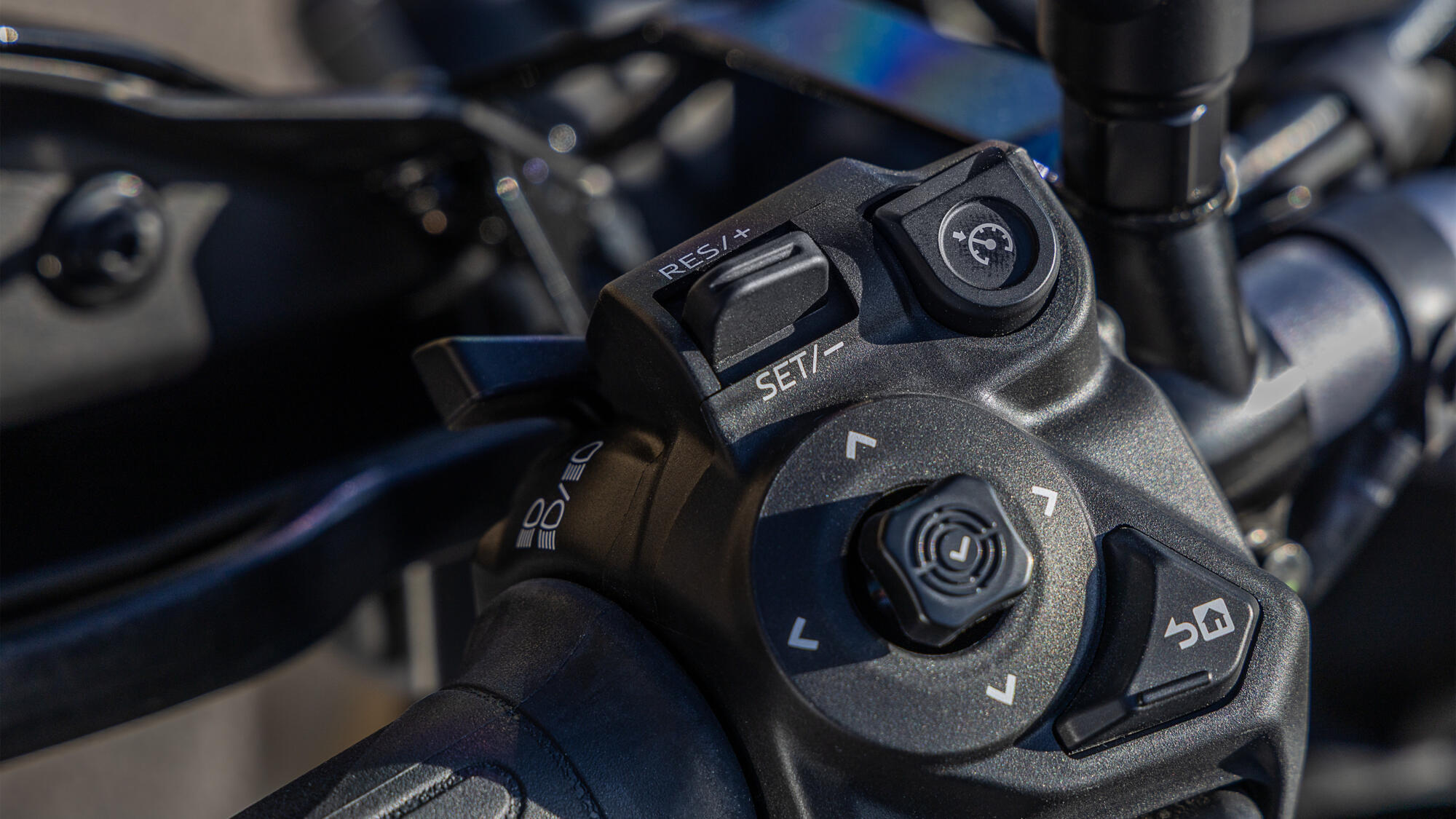 Круїз-контроль для комфорту на довгих дистанціях 